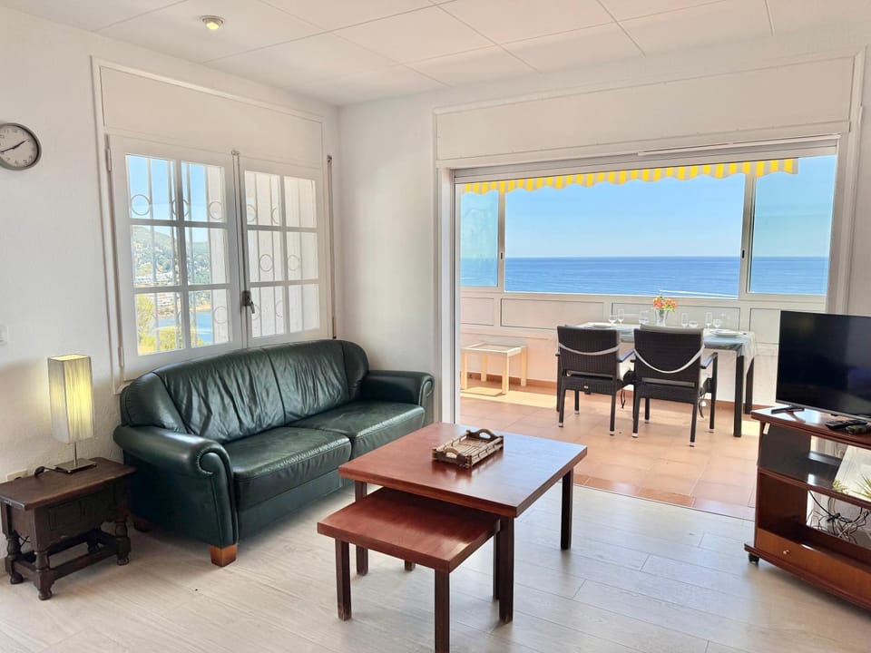 View (from property/room), Living room, Dining area
