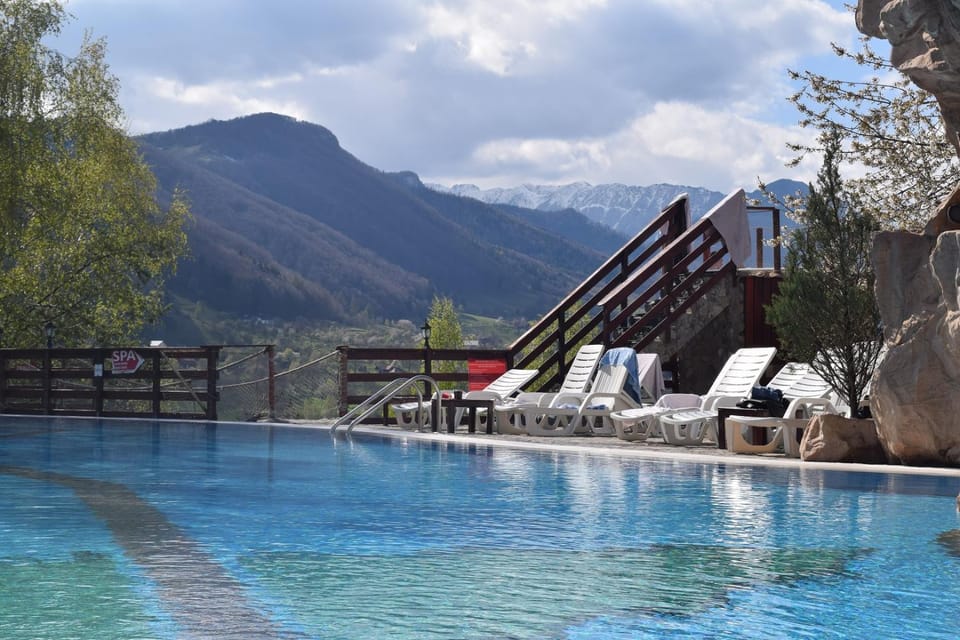Swimming pool, Swimming pool