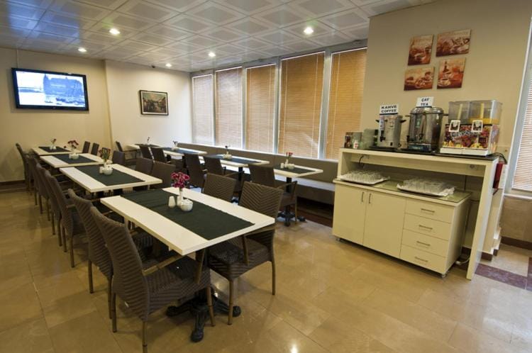 Coffee/tea facilities