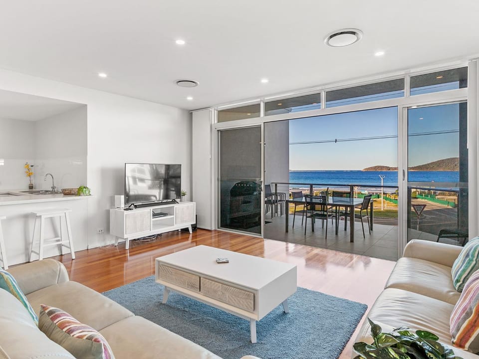 serenity at Fingal Bay 2 House in Fingal Bay