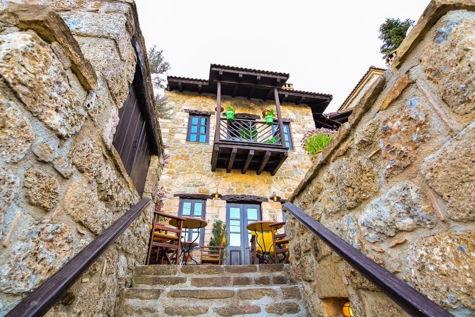 Patio, Facade/entrance, Balcony/Terrace, Lounge or bar, On site, Mountain view, Sea view, Street view