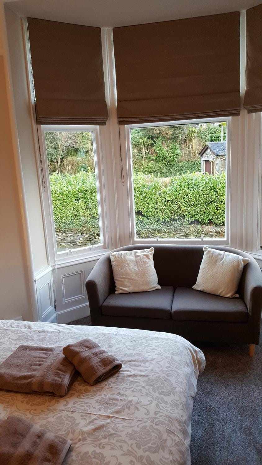 Ferndale Lodge Bed and Breakfast in Lake Road