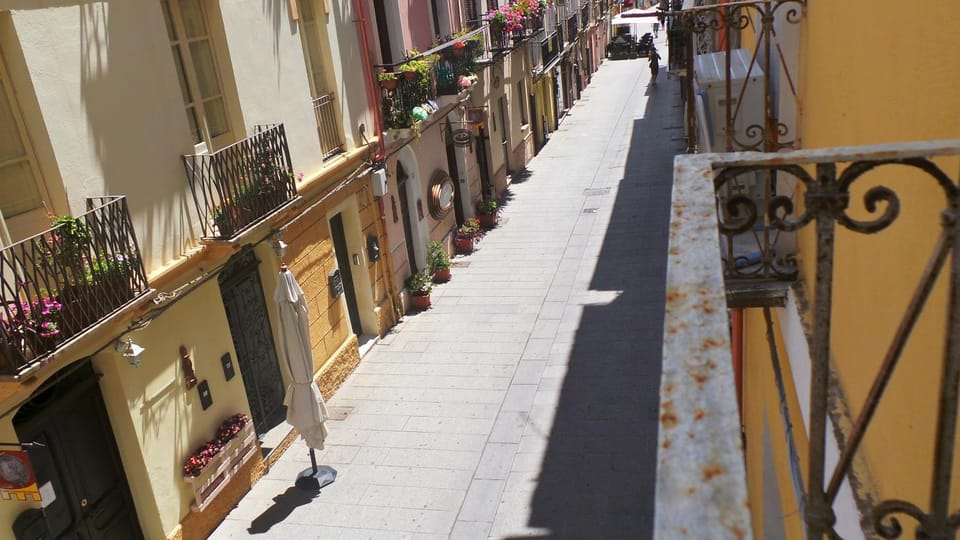 Neighbourhood, Balcony/Terrace, Street view, Shopping Area