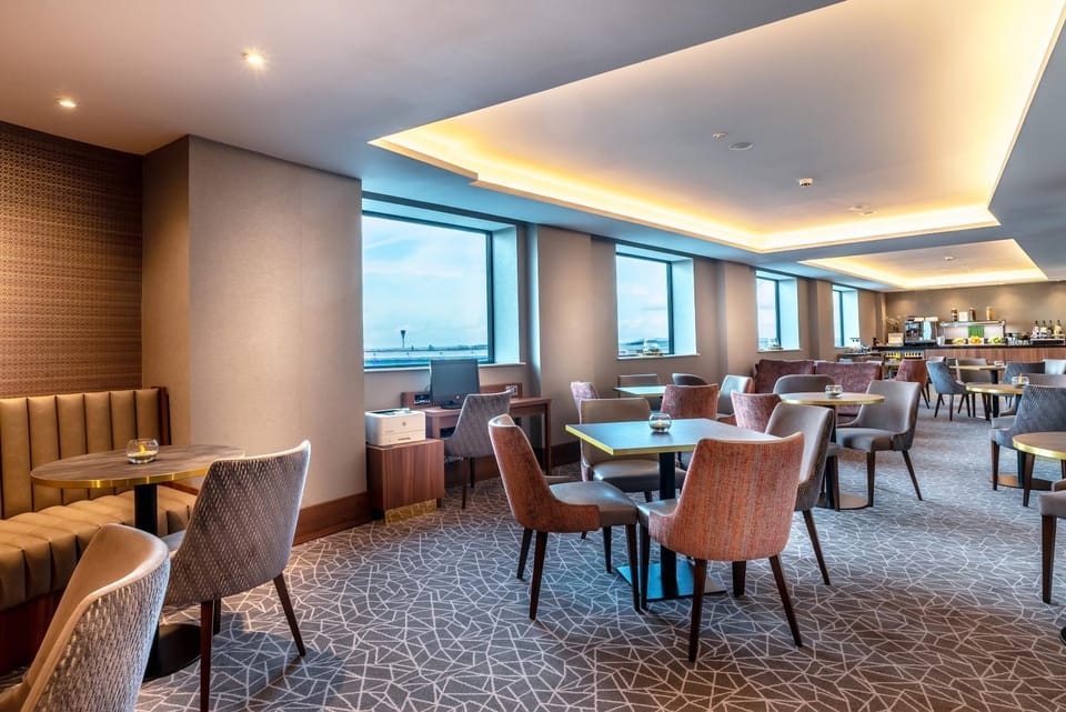 Coffee/tea facilities, View (from property/room), Seating area