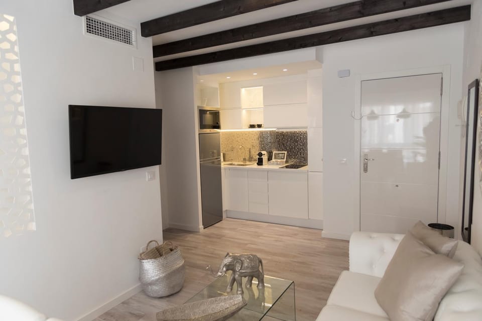 Kitchen or kitchenette, Living room