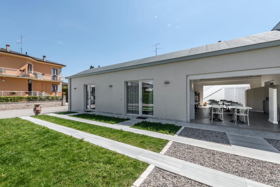Garda Guest House Bed and Breakfast in Lake Garda