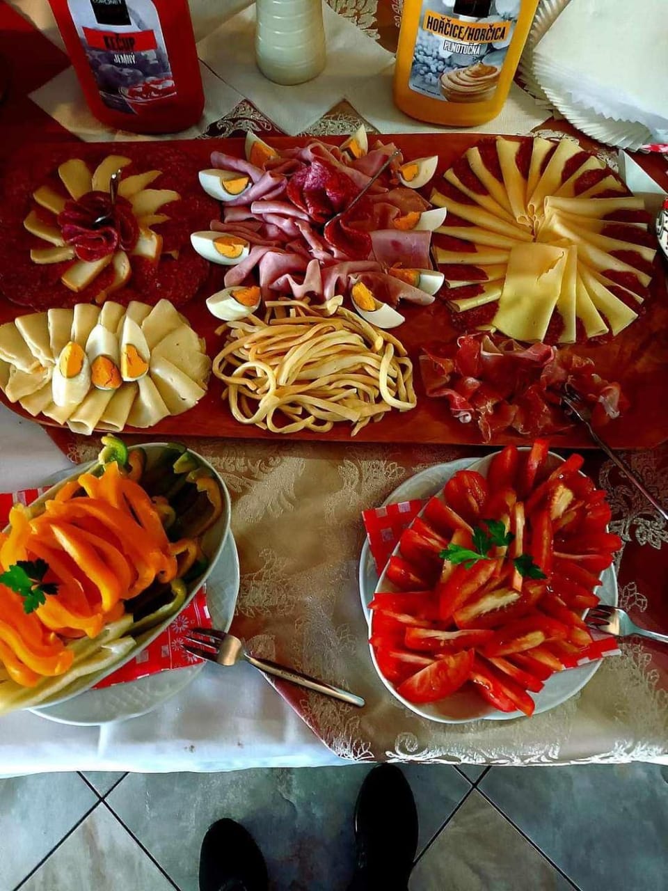 Restaurant/places to eat, Breakfast, Buffet breakfast