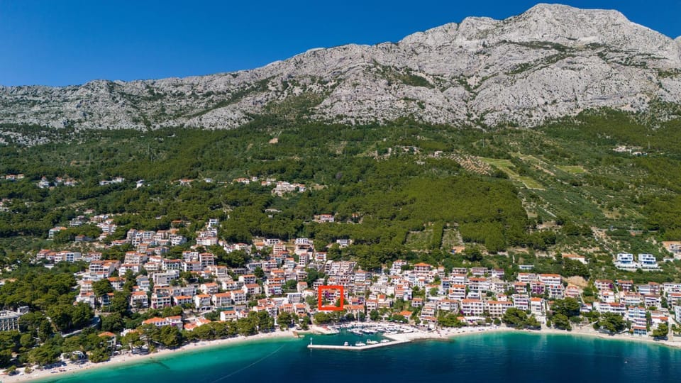 Villa Sokol Apartment in Brela