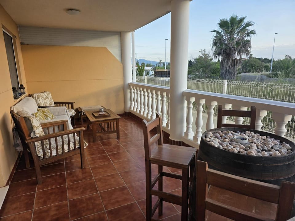 View (from property/room), Balcony/Terrace, Seating area