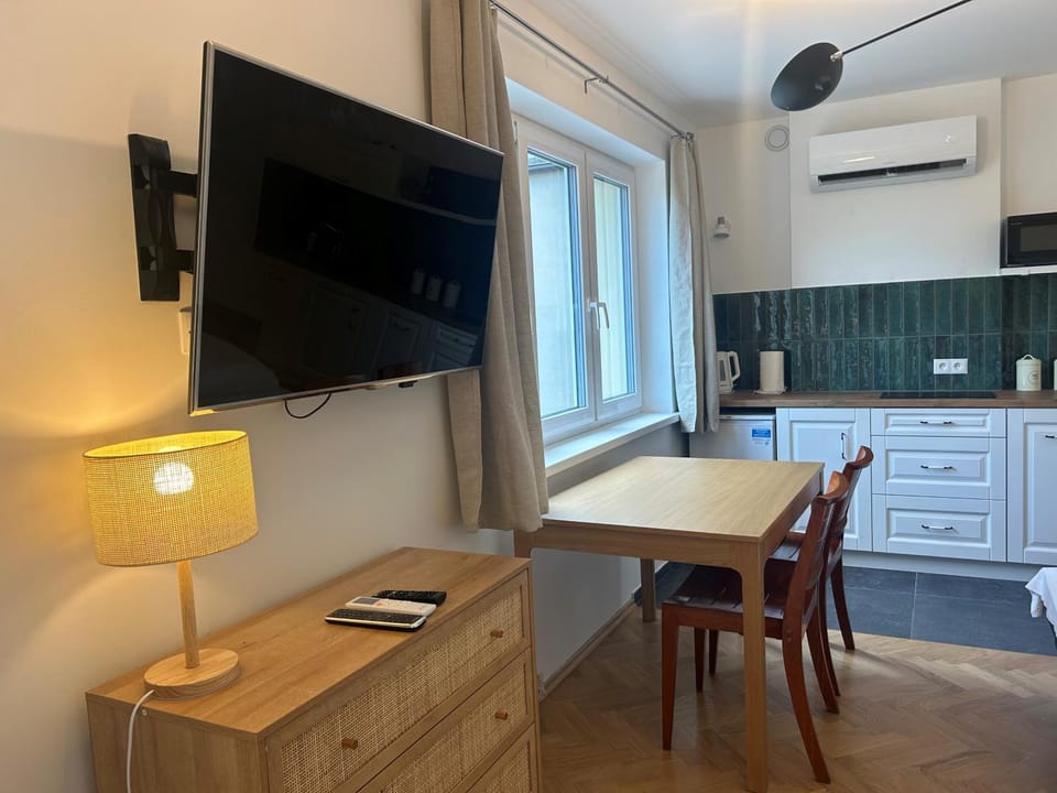 TV and multimedia, Kitchen or kitchenette, pet friendly, stove, air conditioner