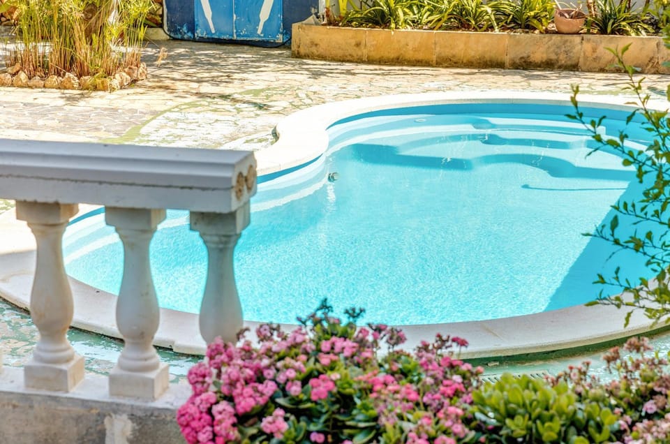Property building, Swimming pool