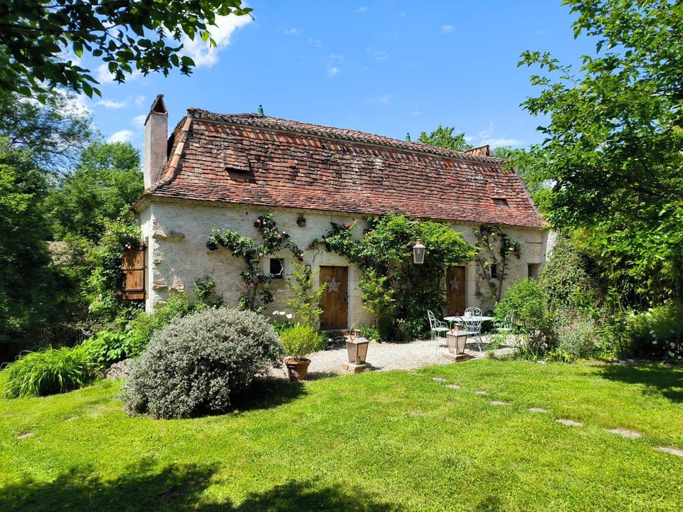 Property building, Garden view