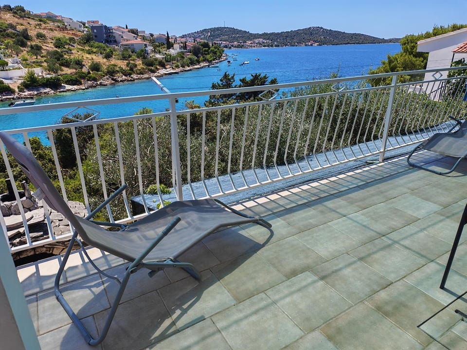 Rogoznica Seafront Apartment - Kalebova Luka Apartment in Šibenik-Knin County, Croatia