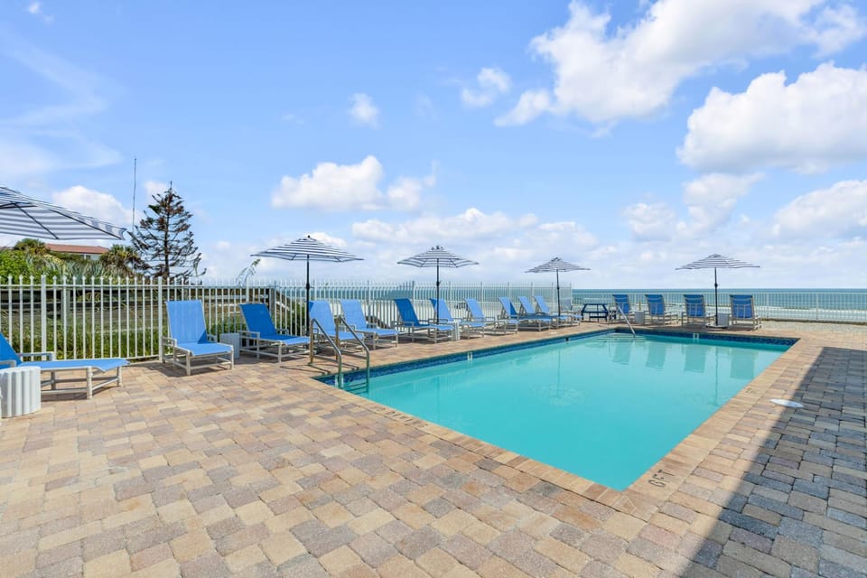 Ocean Beach Club Apartment in New Smyrna Beach