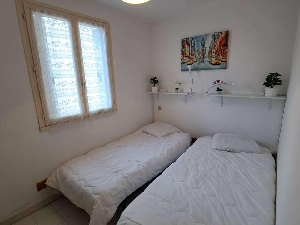 Confortable 2 pièces, 4 couchages avec balcon et parking privé, proche plage - Marseillan - FR-1-326-596 Apartment in Marseillan