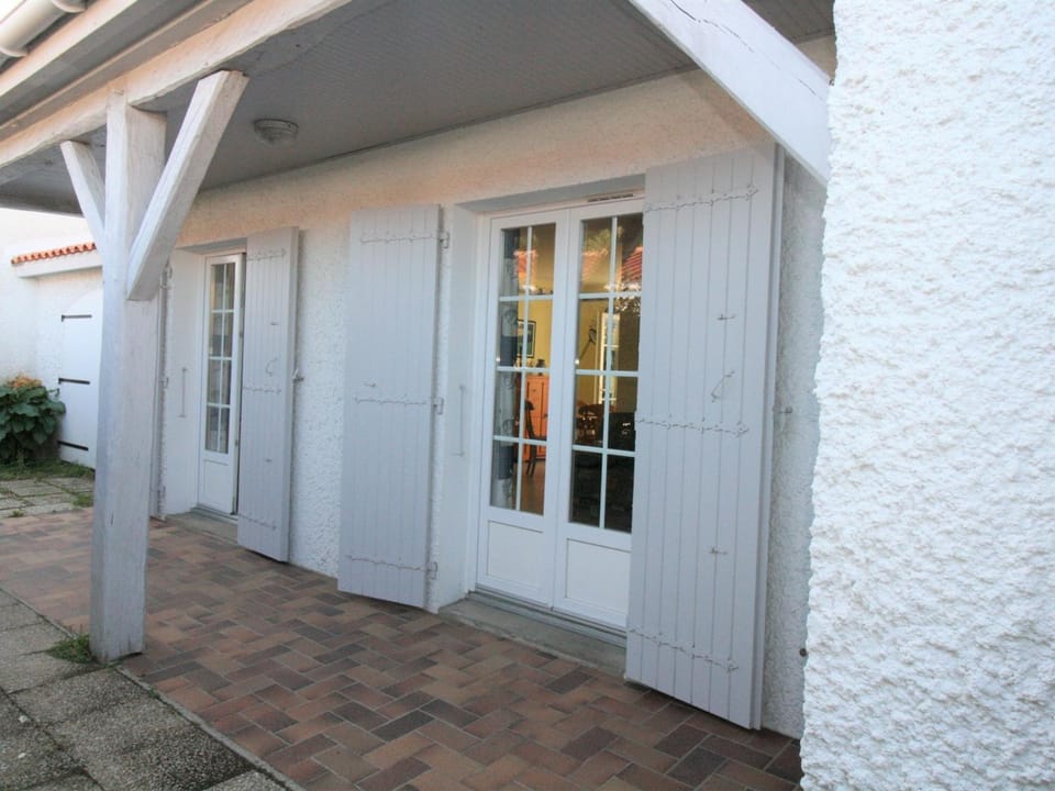 Maison Plain-Pied Centre-Ville, Proche Plage, Jardin Privé, Parking, Animaux Acceptés - FR-1-22-251 House in La Tranche-sur-Mer