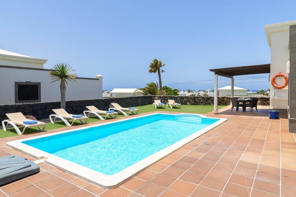 Day, Pool view, Sea view, Swimming pool, sunbed