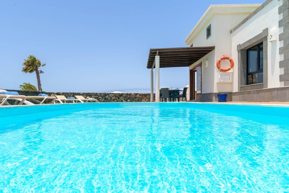 Day, Pool view, Swimming pool, sunbed