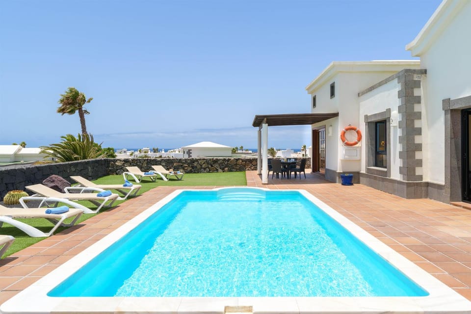 Day, Pool view, Sea view, Swimming pool, sunbed