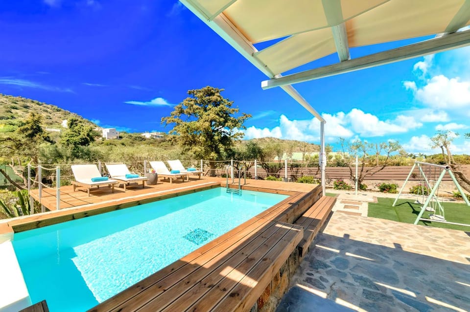Patio, Spring, Day, Natural landscape, Pool view, Swimming pool, sunbed
