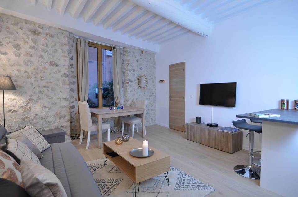 Night, Living room