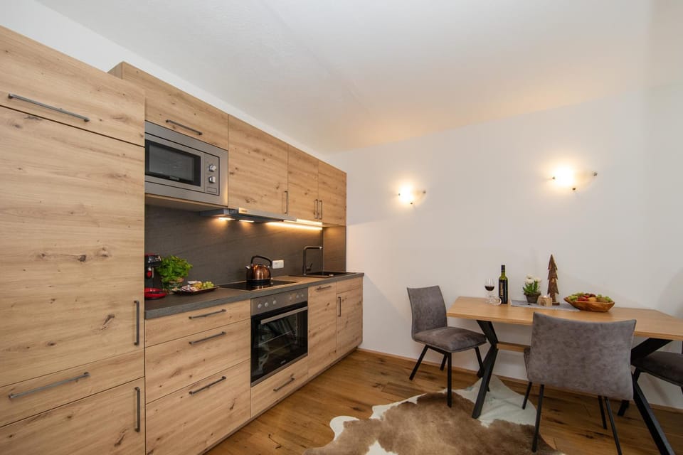 TV and multimedia, Balcony/Terrace, Kitchen or kitchenette, Dining area