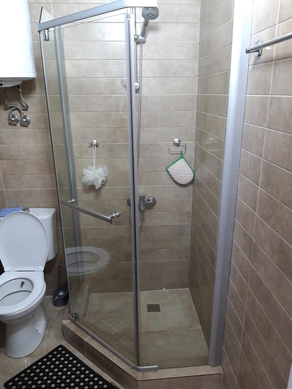 Shower, Toilet