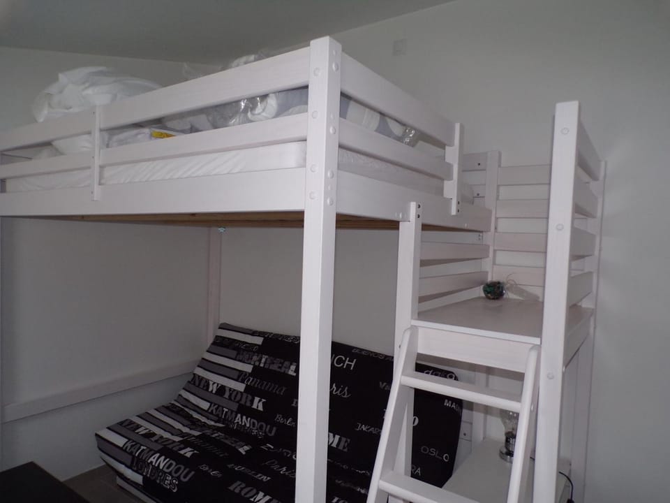 Bed, bunk bed
