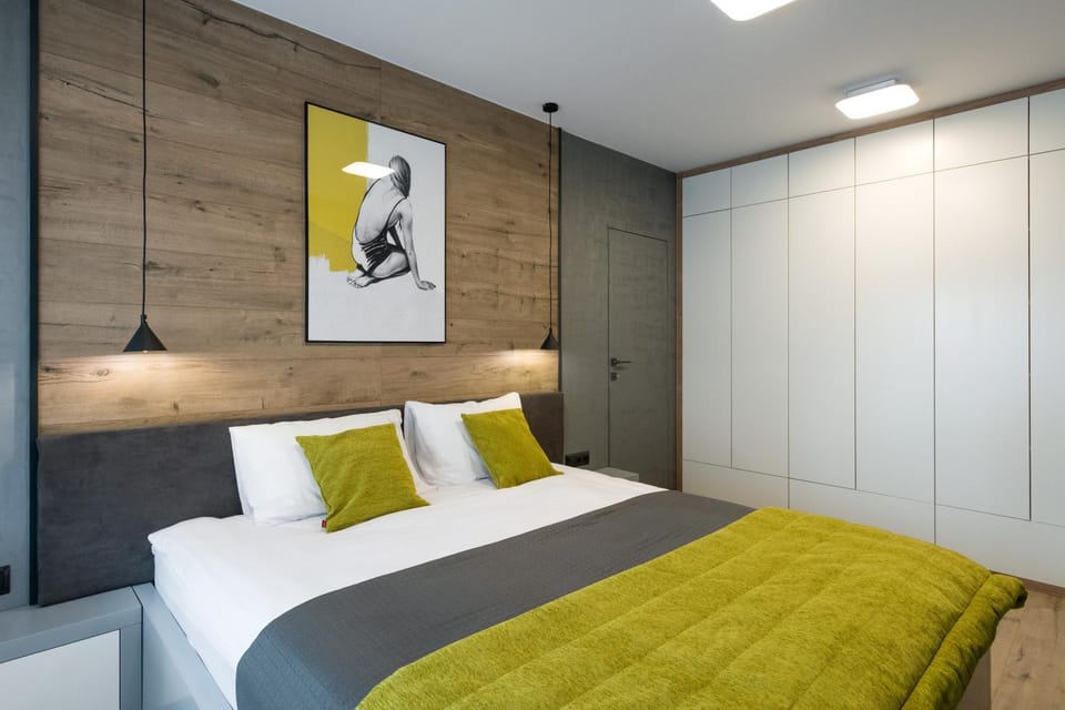 TV and multimedia, Photo of the whole room, Decorative detail, Bedroom