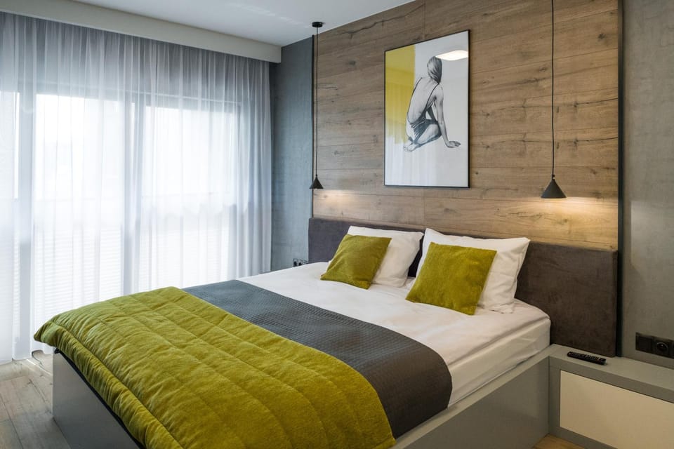Balcony/Terrace, Photo of the whole room, Decorative detail, Seating area, Bedroom