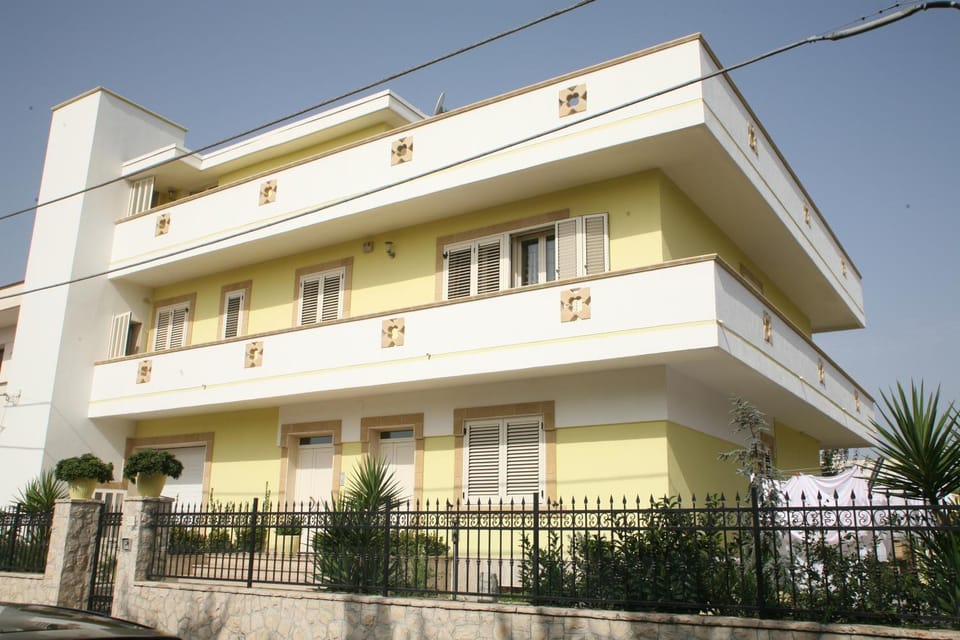 Property building, View (from property/room), Balcony/Terrace