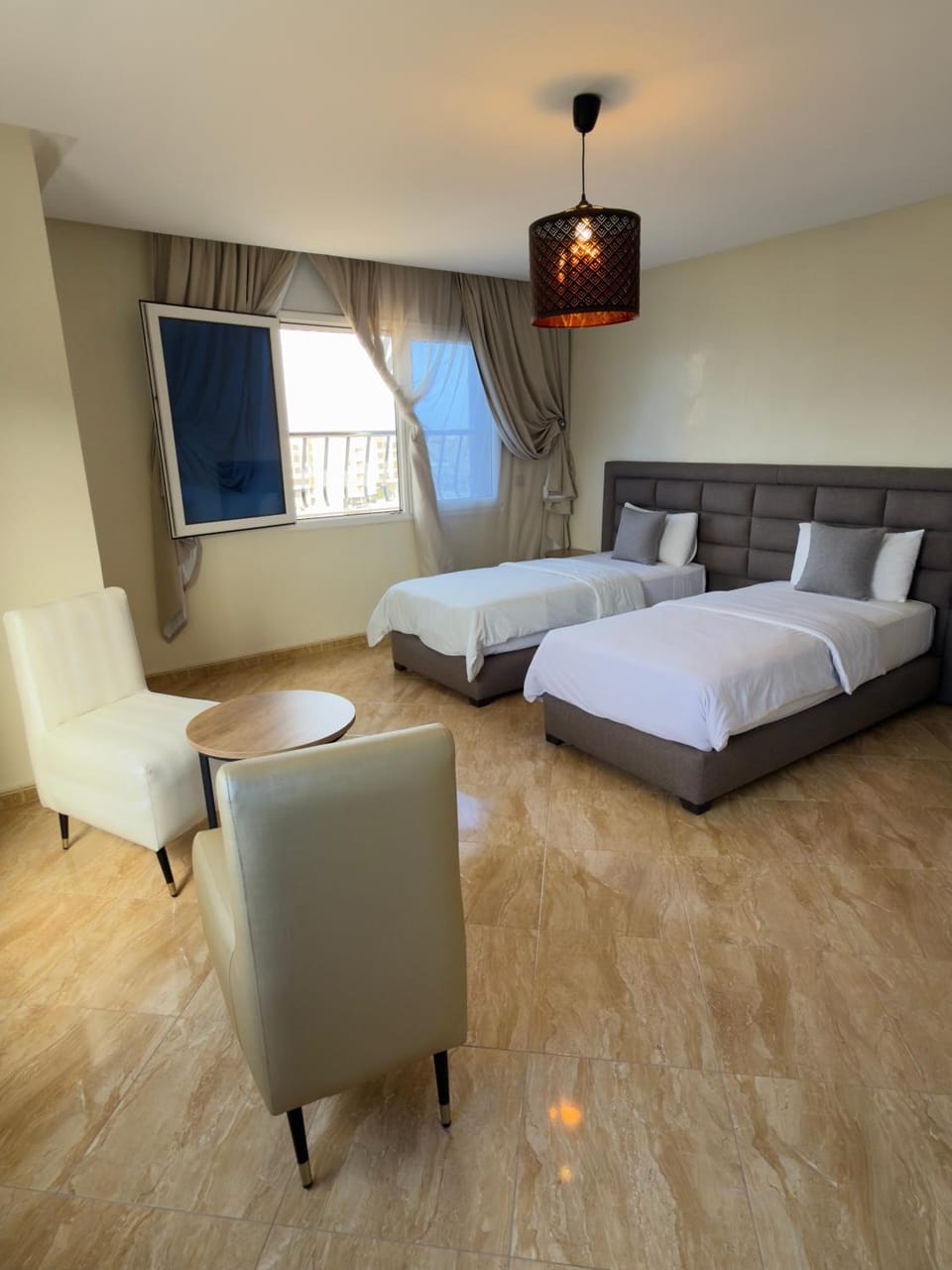 Bed, TV and multimedia, Seating area, Bedroom