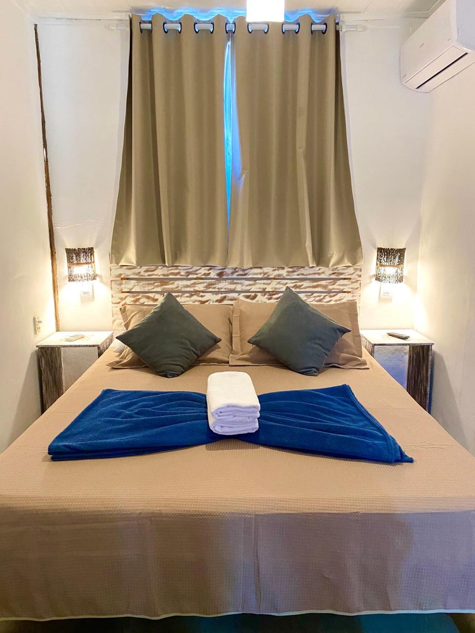Bed, Bedroom, towels, air conditioner