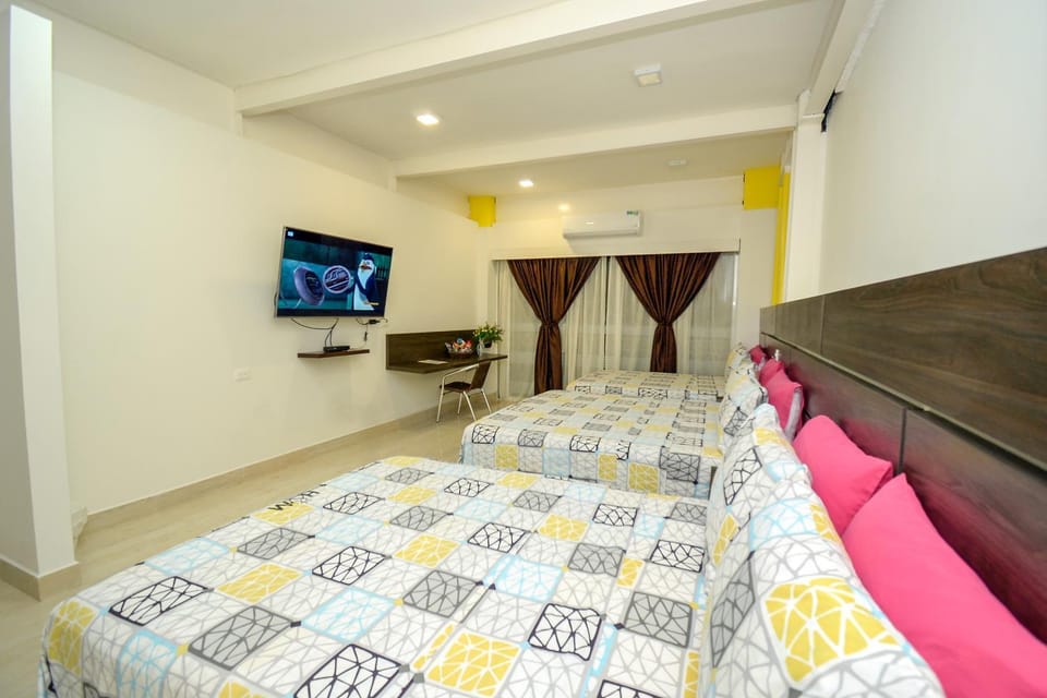 Communal lounge/ TV room, Photo of the whole room, Bedroom