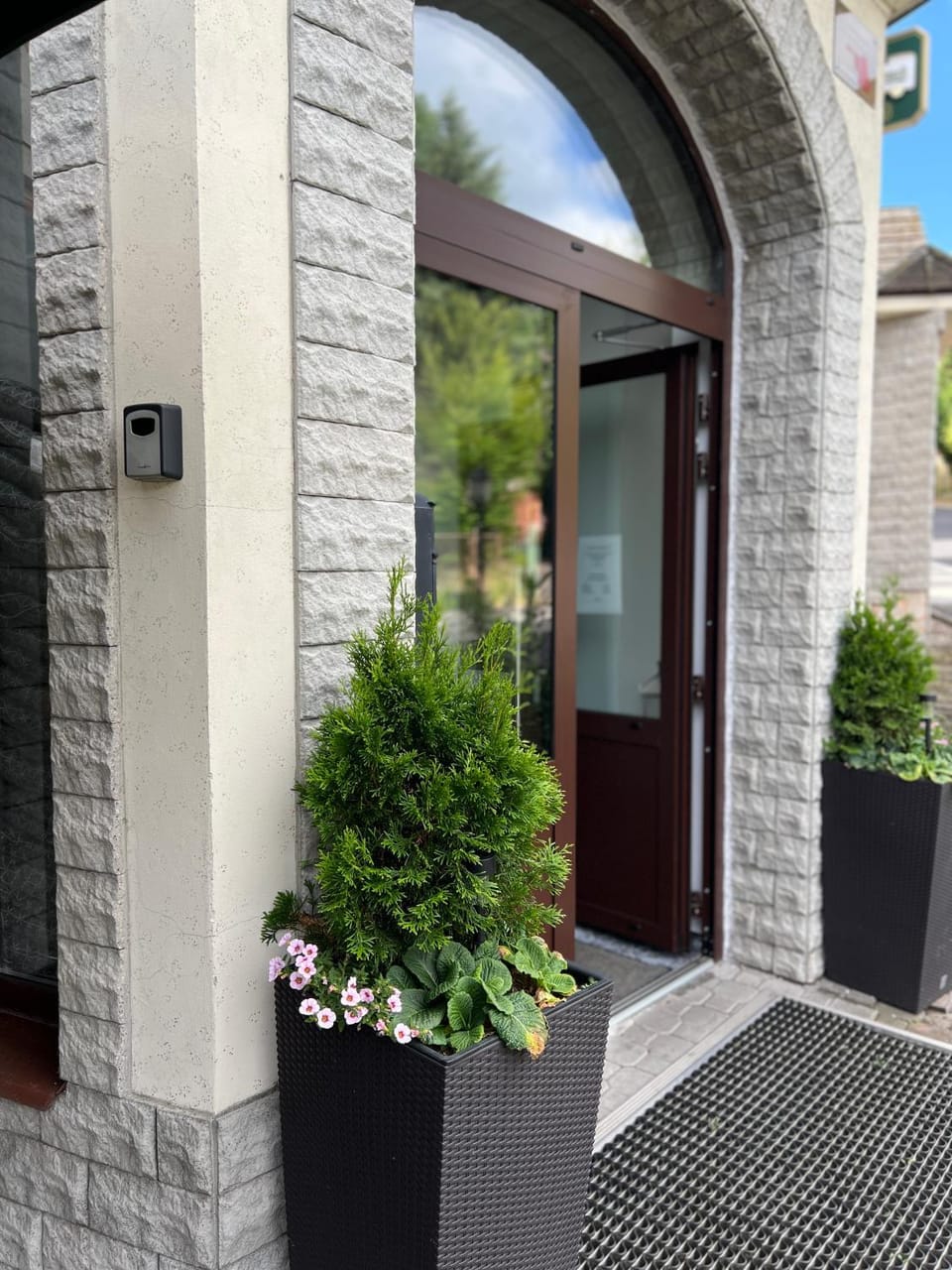 Property building, Facade/entrance