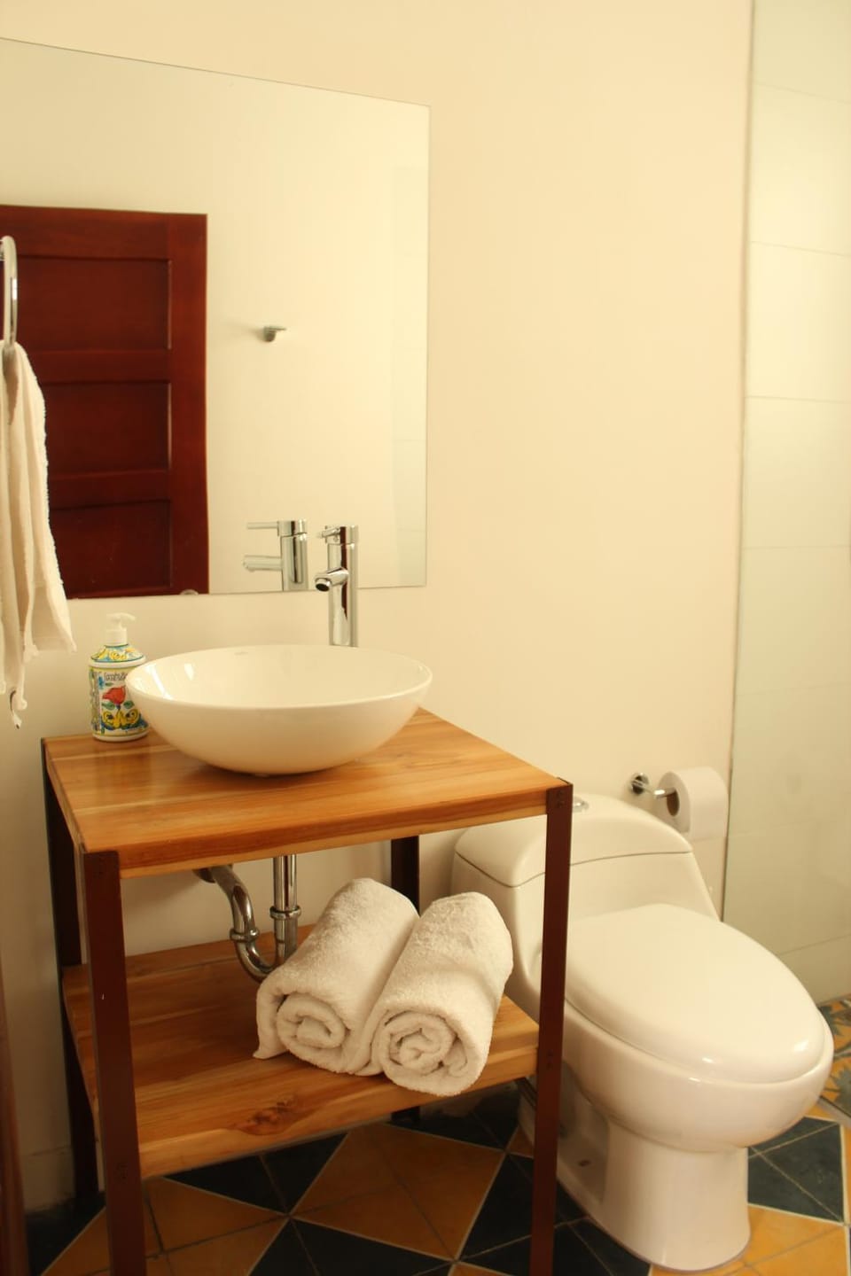 Bathroom, towels