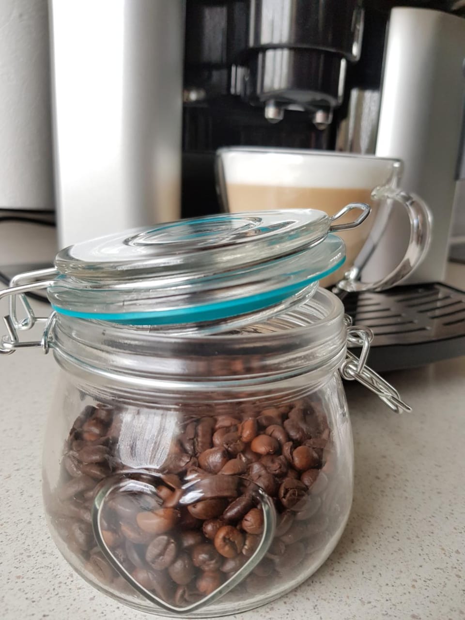 Coffee/tea facilities, Kitchen or kitchenette, Living room, Seating area, Dining area, Drinks, Non alcoholic drinks