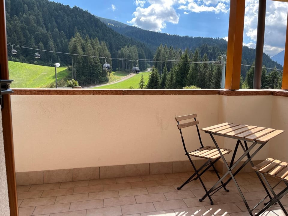 Balcony/Terrace, Landmark view, Mountain view