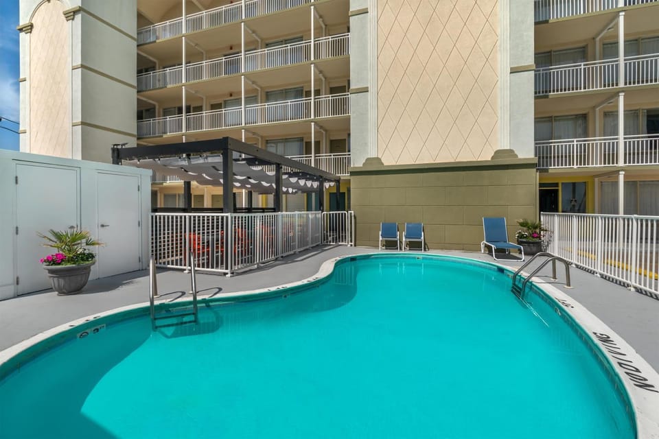 Pool view, Swimming pool