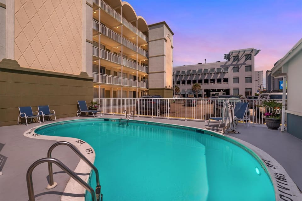 Pool view, Swimming pool