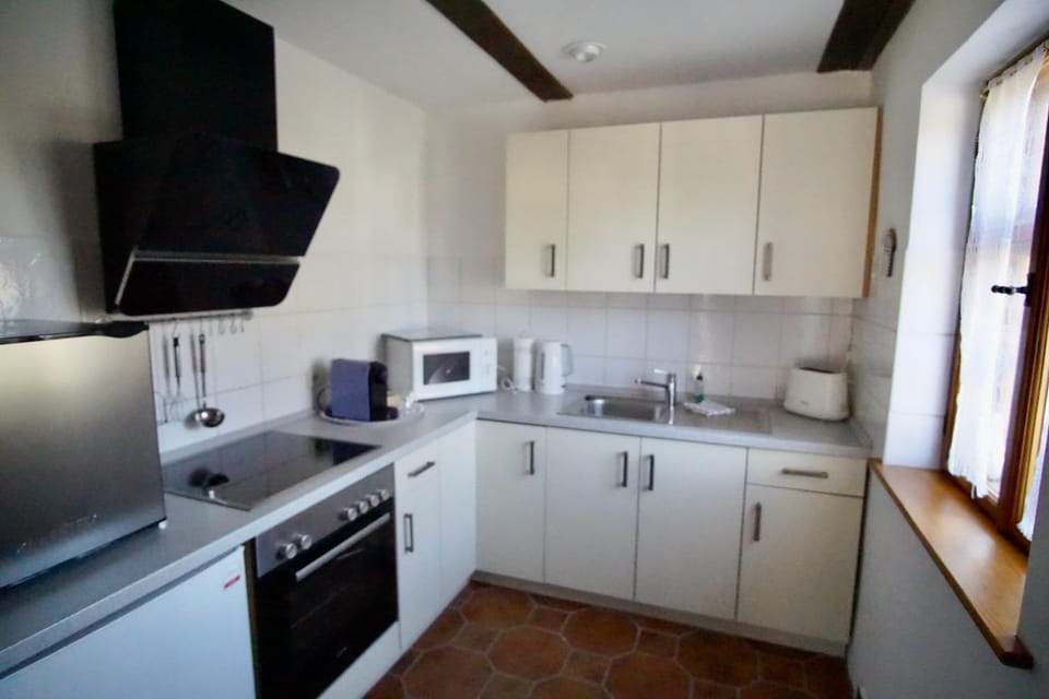 Coffee/tea facilities, Kitchen or kitchenette, kitchen