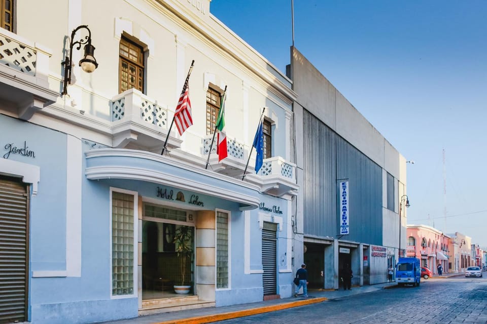 Facade/entrance