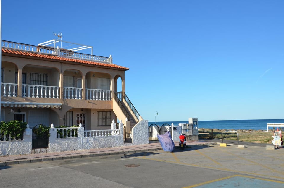 La Mata Beach Bungalow Las Dunas House in Torre La Mata