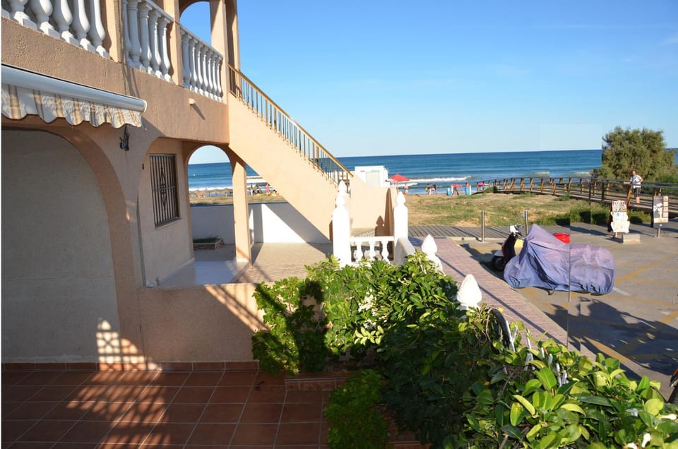 La Mata Beach Bungalow Las Dunas House in Torre La Mata