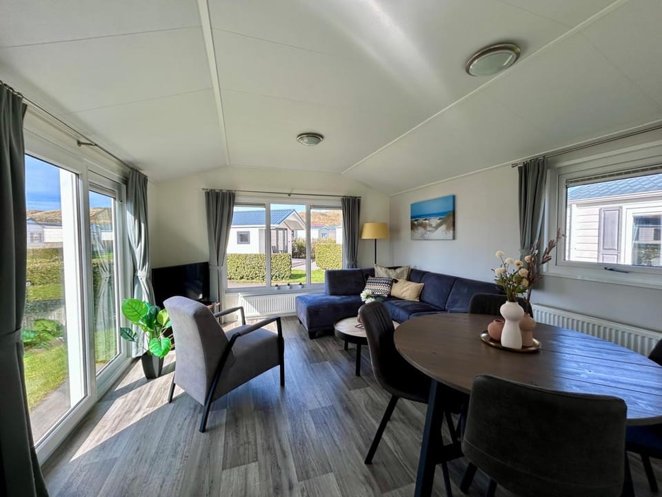 Camping Oase, Zanddijk 75 Chalet in Julianadorp