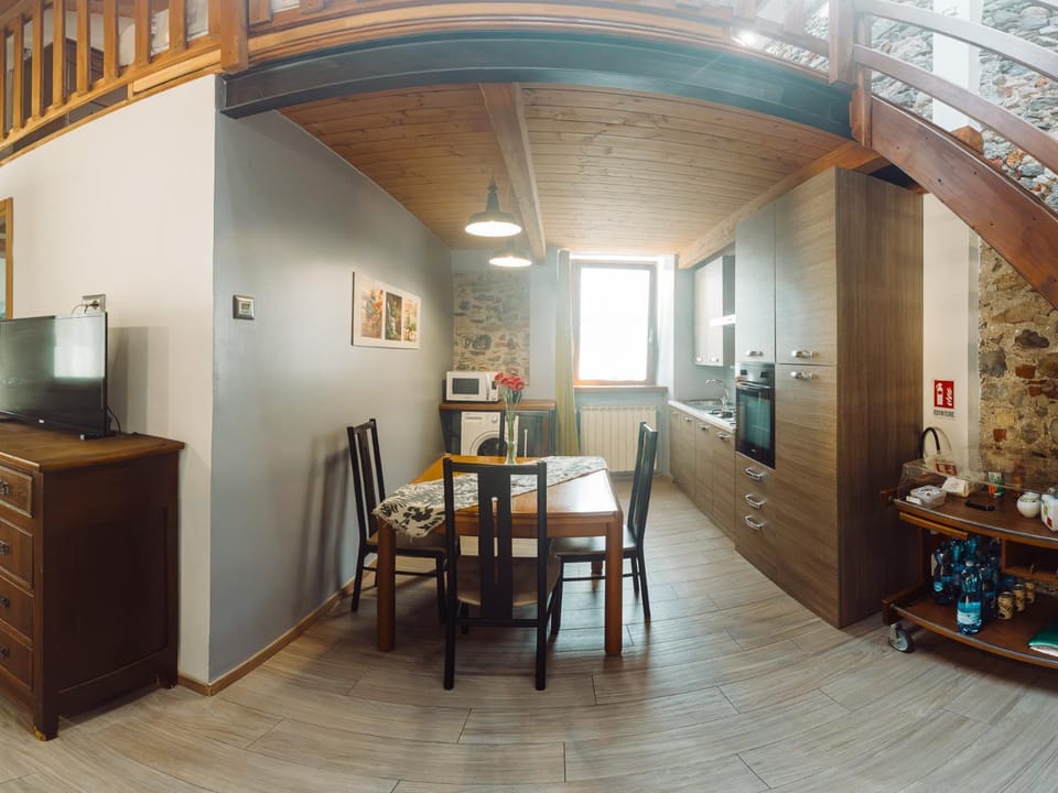 PICCOLA VILLA nel Centro Storico Apartment in Arona