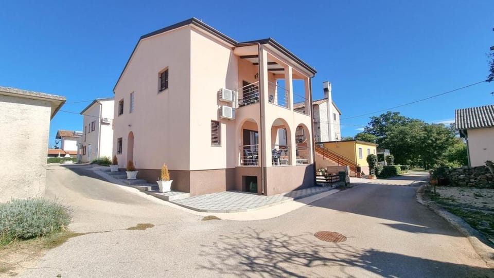 Property building, Street view