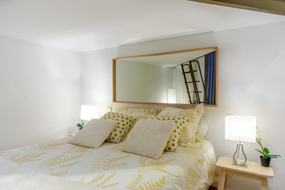 Stylish Loft at Madrid's Heart, Chueca Apartment in Centro