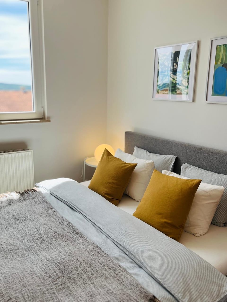 Bed, Bedroom