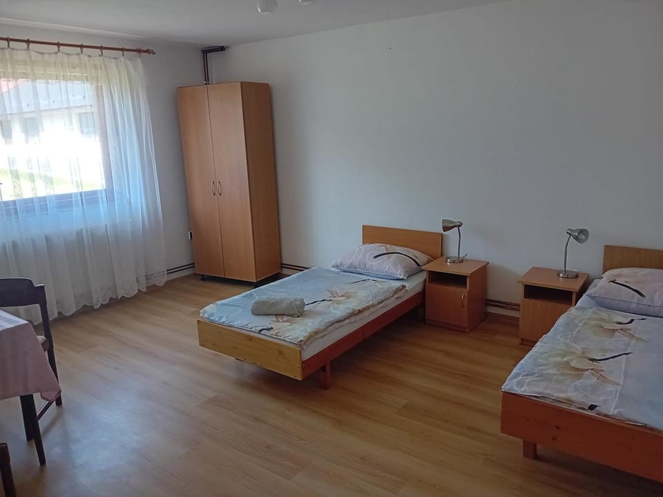 Bedroom, wardrobe